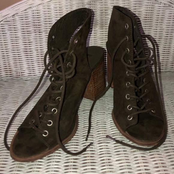 Forever 21 lace up heel with open toe & heel - Picture 2 of 7